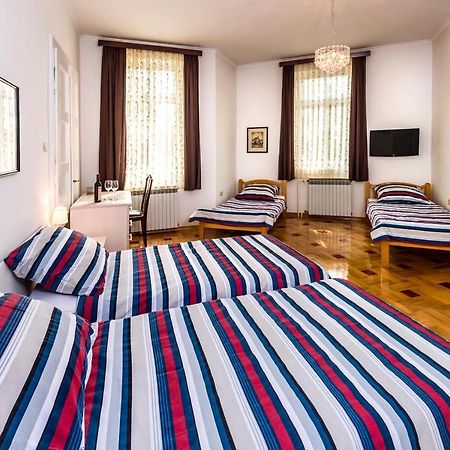 Vila Regina Rooms Карловац Экстерьер фото