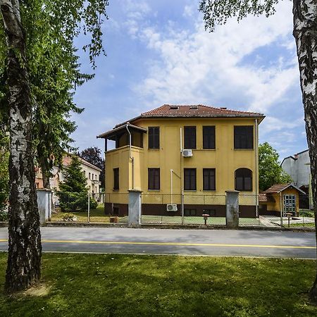 Vila Regina Rooms Карловац Экстерьер фото