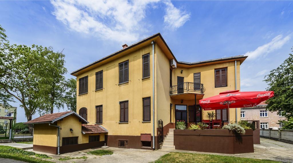 Vila Regina Rooms Карловац Экстерьер фото